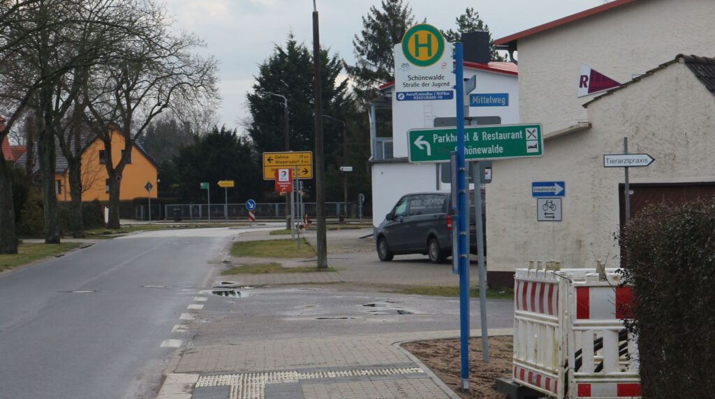 Stadt Schönewalde: Neue Bushaltestelle